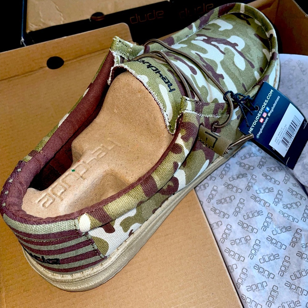 HeyDude Wally Camo Flag